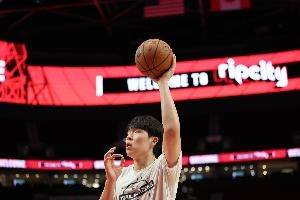 媒体人:最令人欣慰的就是杨瀚森顶住体能压力 防守可圈可点