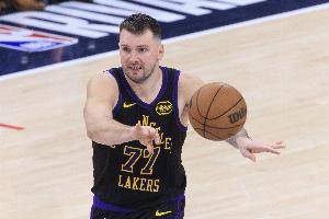 MVP数据!东契奇过去四场场均37.3分9.8篮板10助攻 命中率52.3%